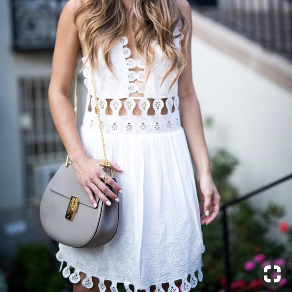 HONEY PUNCH EYELET SUNKISS DRESS 💛 YELLOW - Picture 1 of 6